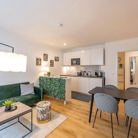 Modern City Center Apartment Vienna Exterior photo
