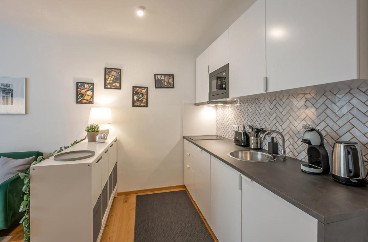 Modern City Center Apartment Vienna Exterior photo