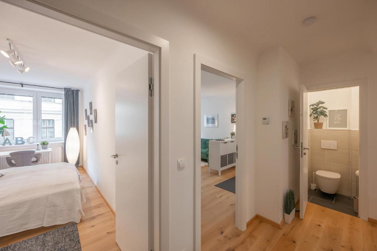 Modern City Center Apartment Vienna Exterior photo