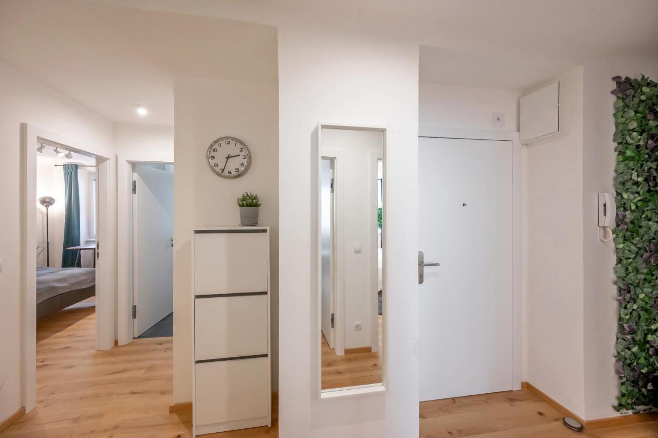 Modern City Center Apartment Vienna Exterior photo