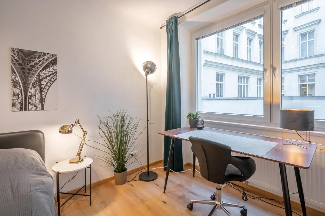 Modern City Center Apartment Vienna Exterior photo