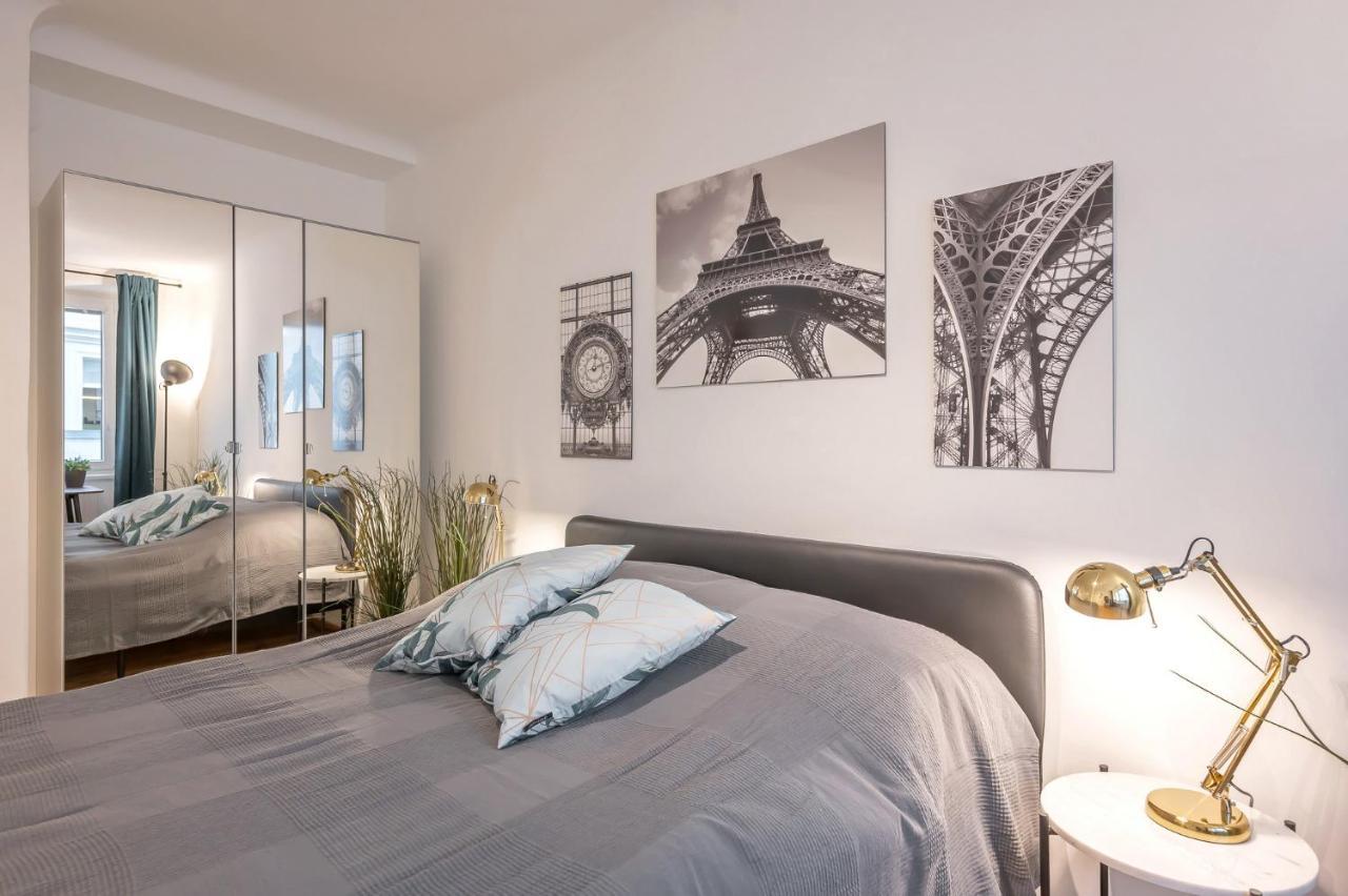 Modern City Center Apartment Vienna Exterior photo